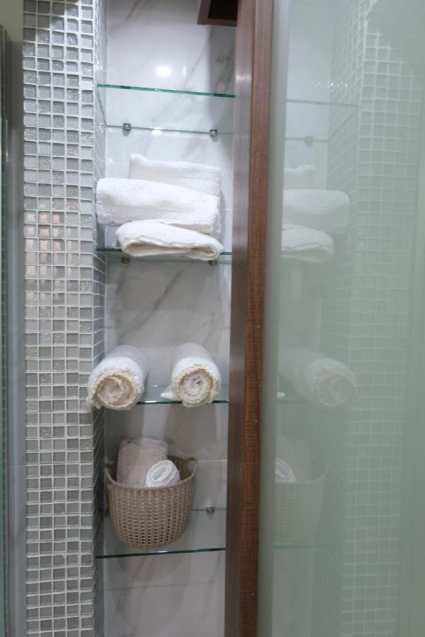 파포스 Luxury Fani House Next To Harbor Area With Jacuzzi 아파트 외부 사진